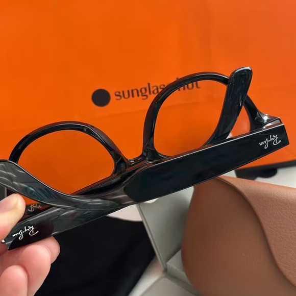 Ray-Ban Black Glasses with Brown Case - Picture 3 of 7